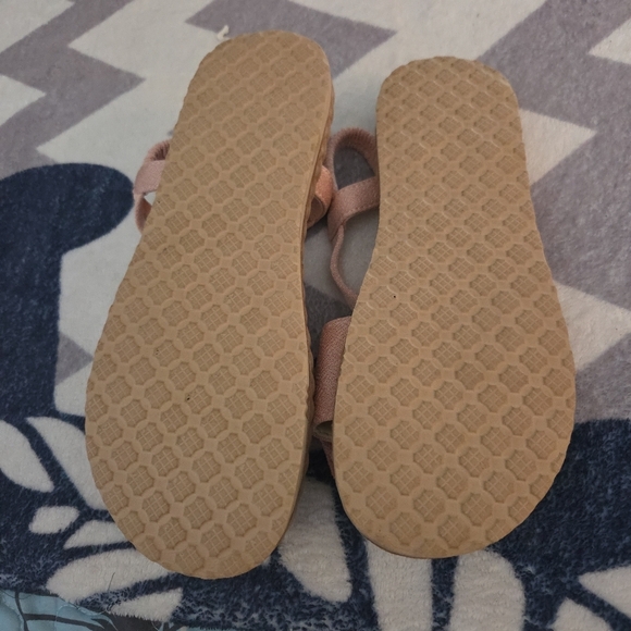 Pink Bow Sandals - Picture 2 of 4